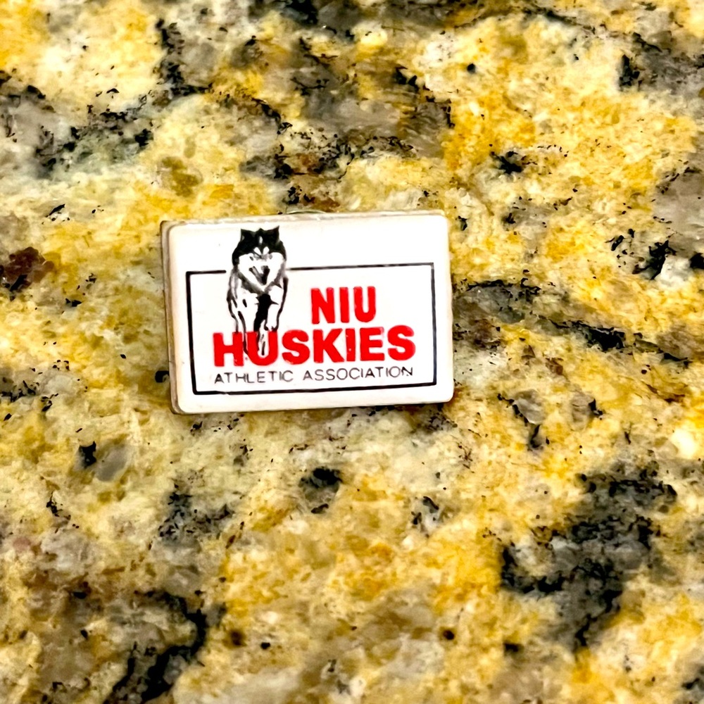 Vintage NIU Huskies Northern Illinois University Athletic Department DeKalb
